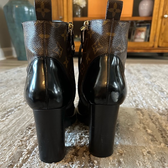 Designer Boots - Picture 4 of 6